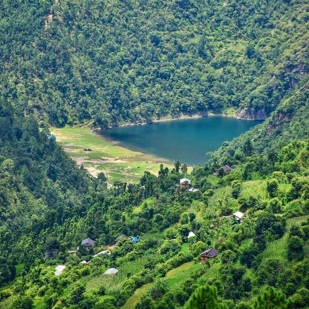 Kupinde Daha lake in Salyan District